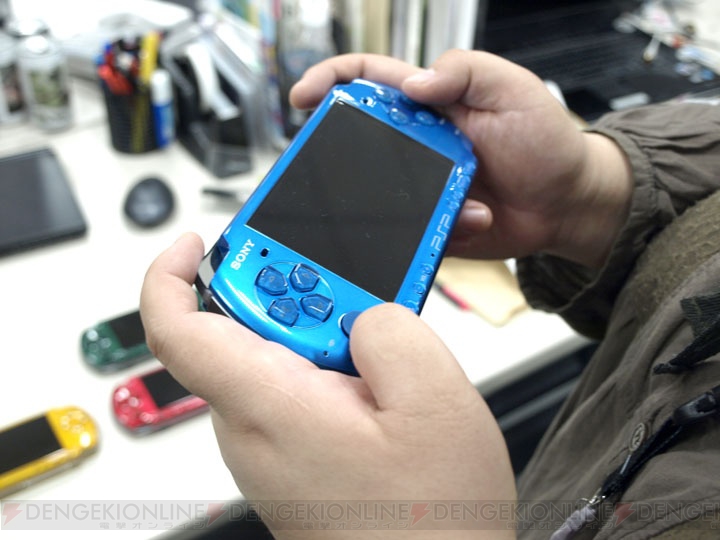 【ハード番長・番外】PSPの新色カーニバルカラーズを実機で見てみるの巻