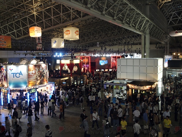フィナーレを彩るコンパニオンの写真を一挙掲載！　東京ゲームショウ2009閉幕