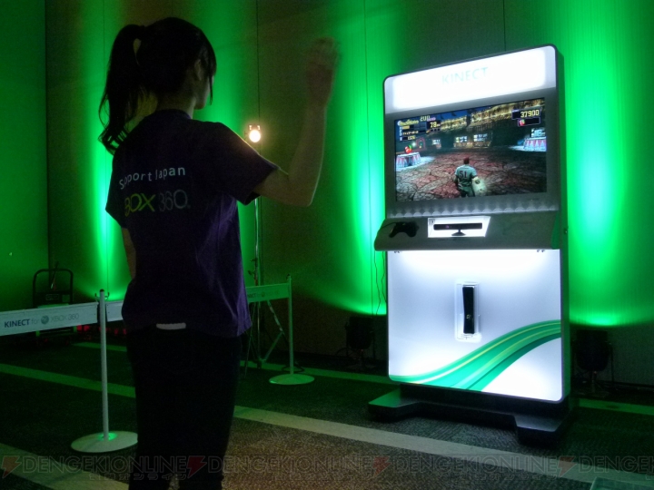 ロボットが戦いチェーンソーが唸る！ Xbox 360の最新作が一挙集結した“Xbox 360 感謝祭 in AKIBA”をレポート